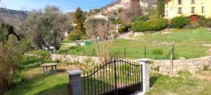 House 300m river 9kms Grasse 30mn Nice Cannes