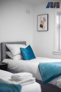 Modern 3 Bed Home in Bathgate with Garden