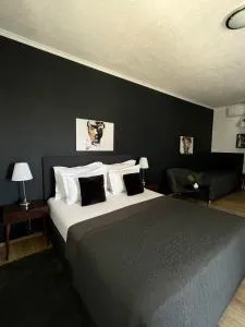 Mediteran Hvar - Modern Rooms and Restaurant, B&B - Basina