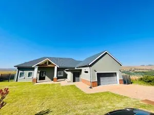 Highland Peace Haven In Dullstroom - Goedewill