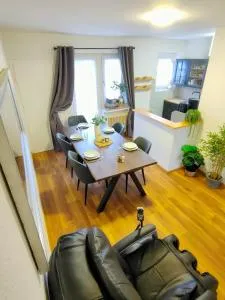 Large Central Apartment - MODERN & Fully Equipped - near fair - Bayenthal