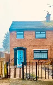 Stylish House Near Chester Zoo - Wervin