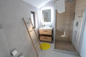 EPIC Vila Brașov, Cristian