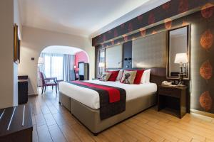 Junior Suite room in AX The Victoria Hotel