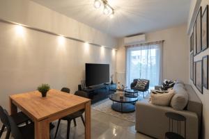 Relaxing Voula Hideaway