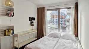 Holiday Home Balticus C22 dla 6 osób z balkonem przy plaży