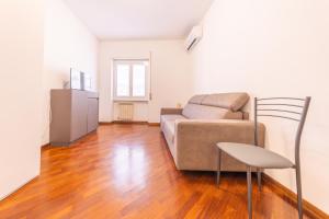 Easy Host Apt Casa Numitore