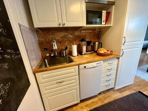 Air-conditioned 50 sqm studio suite near subway