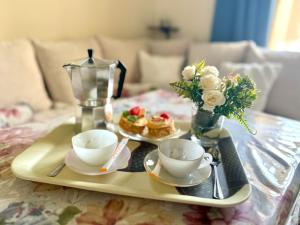 GATU Casa Lola , " Preferente mayores de 21 años y familias "