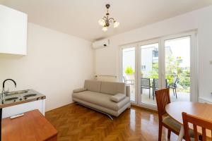 Apartments Tony Near The Beach