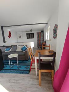 Appartements Studio independant terrasse entre mer et collines : photos des chambres