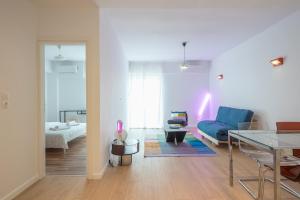 Zen Bright, Exarchia