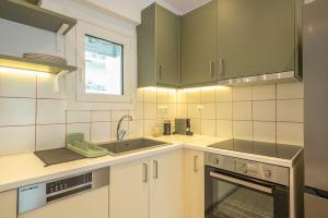 Zen Bright, Exarchia