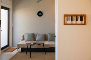 G&H Acropolis Stays! Iconic Views, Stylish Comfort