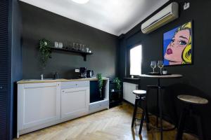 Vibrant Charm - Cozy Studio in the Heart of the City