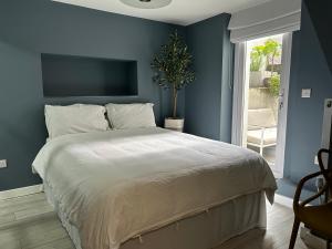 2 king bed, 2 shower and Private Garden
