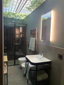 OLIVE GARDEN Stylish Studio with cozy terrace