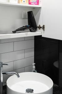 04M New 1BR apartment near Airport and City with Free visitor parking