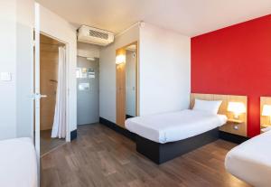 Hotels B&B HOTEL Lyon Venissieux : Chambre Quadruple - Accessible aux Personnes à Mobilité Réduite