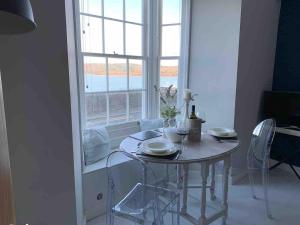 Nant Llys - Spectacularly placed with sea views