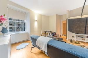 Beautiful Designer 2 Bed 2 Bath Old Town - Parking