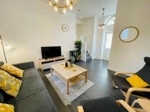 Pass the Keys Dog-Friendly Retreat for 6 with Amazing Views