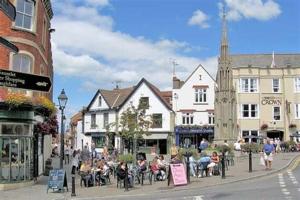 Willow Terrace, perfect Town House with Parking