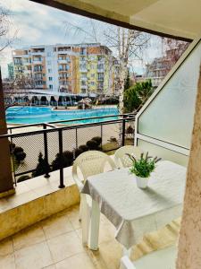 Charming 2-bed flat with pool view in Sunny Beach, Bulgaria