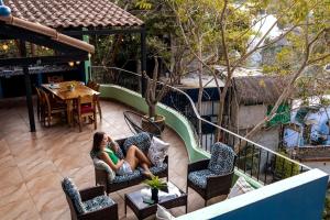 Stunning 2BR, with outdoor living space and ocean view