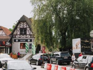 5 to Stay near Legends of Bran