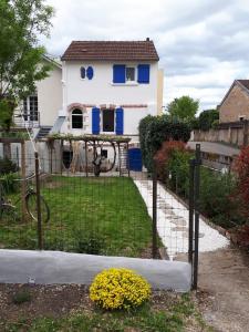 Maisons de vacances La maison bleue : photos des chambres
