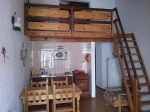 Departamento de 2 ambientes y medio centrada de auto