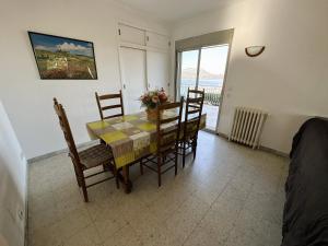 Appartements Haut de villa, pleine vue mer : photos des chambres