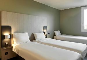 Hotels B&B HOTEL Paris Nord Gonesse Parc des Expos : Chambre Triple Confort
