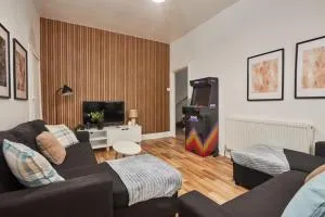 Large Flat Close to The City Centre - Sleeps 12 - Elswick