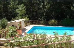 Maison calme sur terrain arboré et piscine privée - Labastide-de-Virac