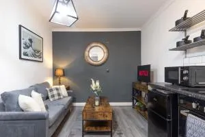 Flat 2 Willowbrook Free Parking - Exhall