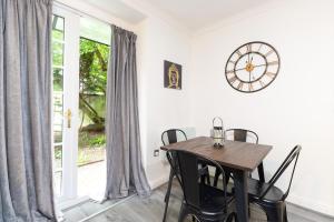 Flat 2 Willowbrook Free Parking