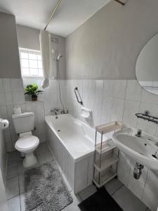 Hout Bay Haven - close to beach and shops