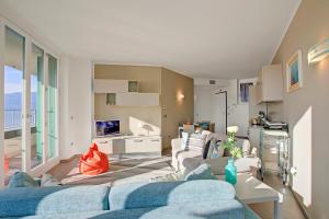 Sogno Sul Lago Lake Front - Happy Rentals