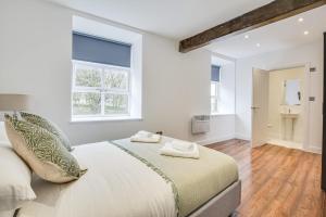 Host & Stay - Canalside Lofts Apartment