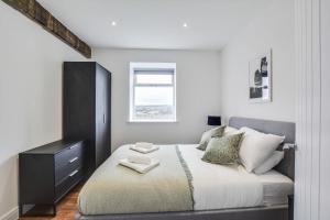 Host & Stay - Canalside Lofts Apartment