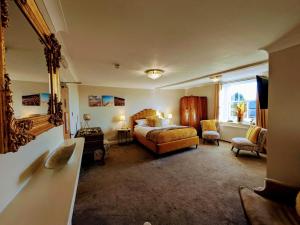 Superior King Room room in The Ship Inn