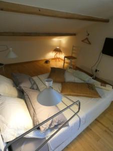 B&B / Chambres d'hotes Chambre d'hotes dans une ancienne bergerie - La Bergerie du Monde : photos des chambres