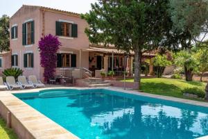 Villa in Alcudia with passion and care in every detail by Renthousing