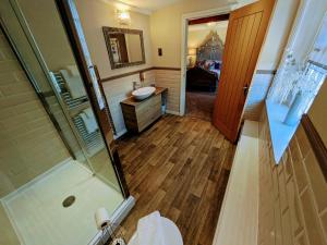 Deluxe Double Room with Shower room in The Ship Inn