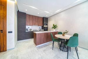 Cute and Modern in Heart of Downtown