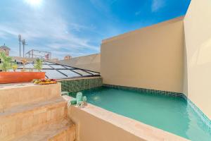 Riad Ines 10mn to Place with Breakfast