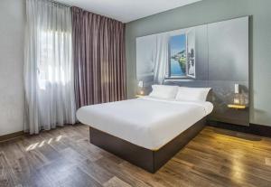 Hotels B&B HOTEL Angouleme : photos des chambres