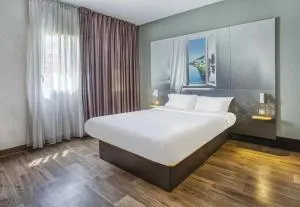 B&B HOTEL Angoulême - 勒贡蓬图夫尔